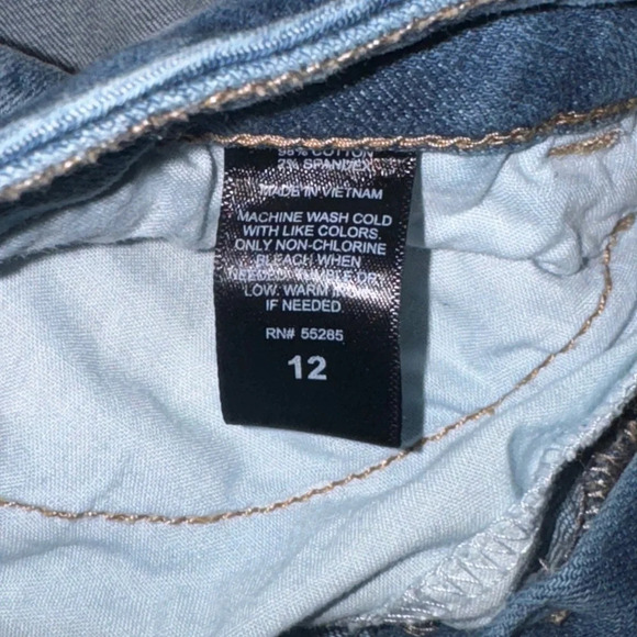 Express Jean shorts sz 12 with 2" inseam - Picture 3 of 6